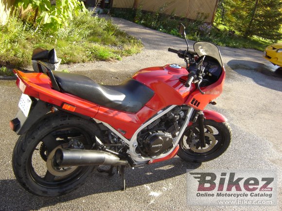 1986 Honda VF 500 F photo